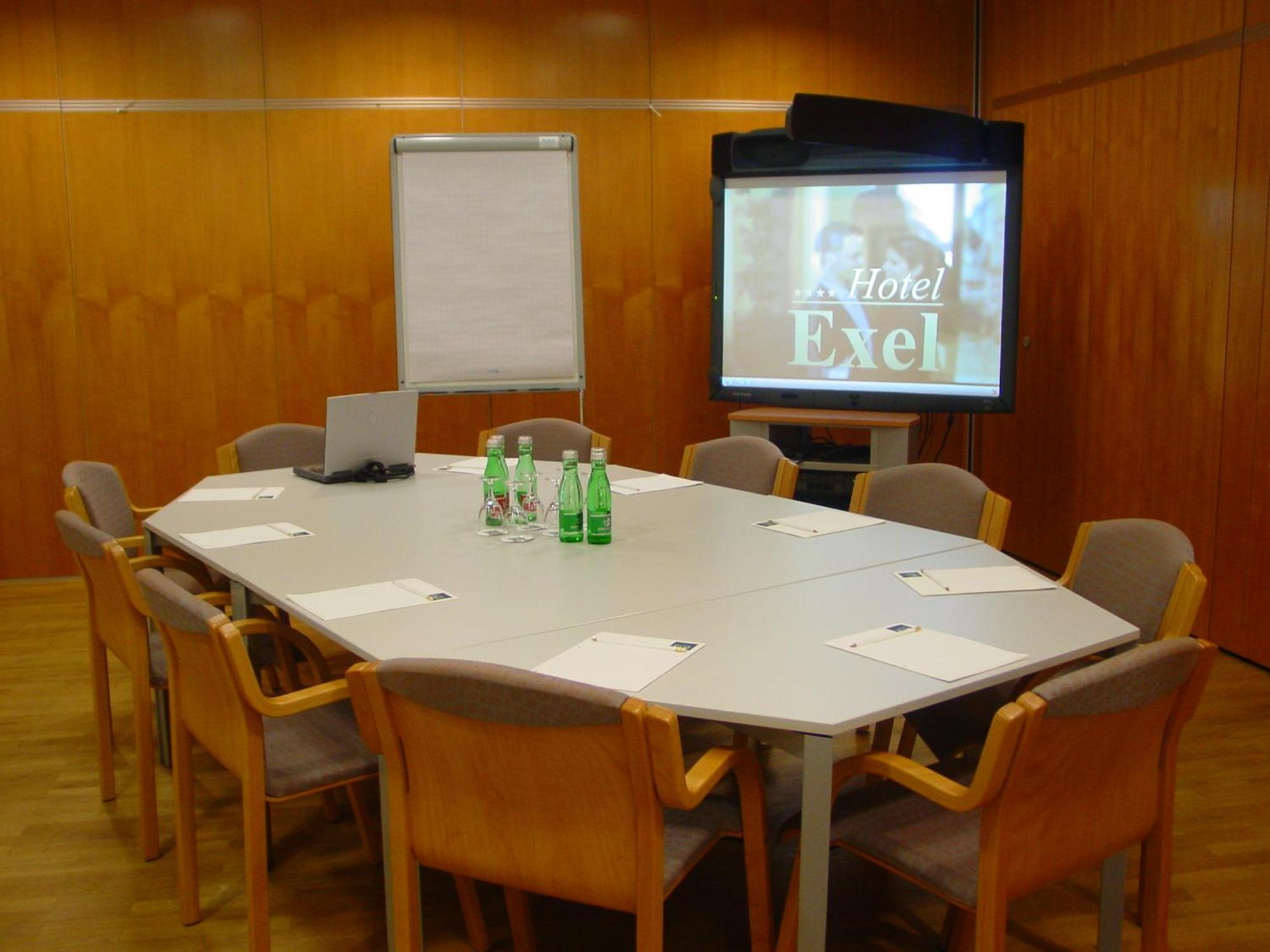 Hotel Exel Amstetten Extérieur photo